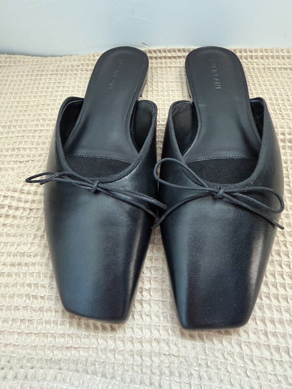 Black, size 7.5, Everlane Ballet Mules